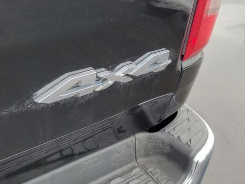 Used 2019 RAM 1500 Laramie image 12