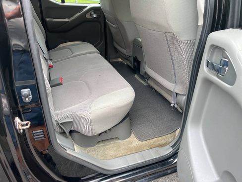 Used 2016 Nissan Frontier SV AWD/4WD image 29