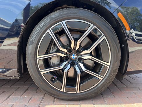 Used 2023 BMW 760i xDrive AWD/4WD image 13
