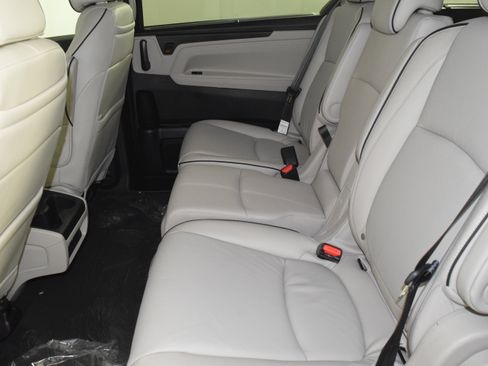 New 2026 Honda Odyssey Touring image 15