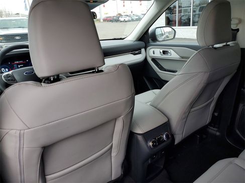 New 2026 Ford Explorer Active w/ Active Comfort Package image 32