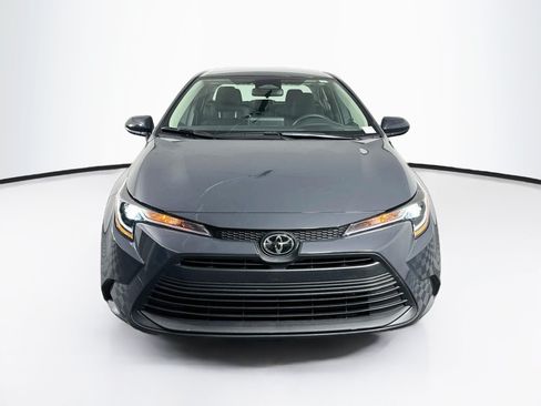 Used 2025 Toyota Corolla LE w/ Convenience Package FWD image 2