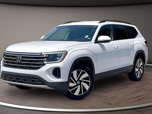 Used 2025 Volkswagen Atlas SE FWD image 1