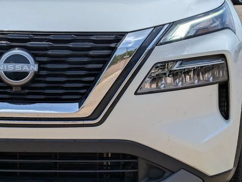 Used 2023 Nissan Rogue SV AWD/4WD image 9