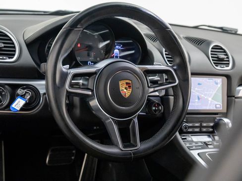 Used 2018 Porsche 718 Boxster S image 12