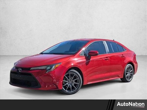 Used 2021 Toyota Corolla LE image 1