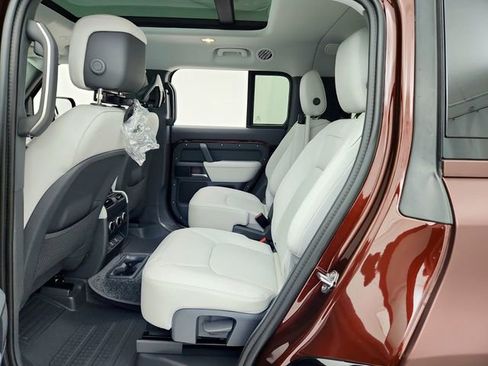 New 2026 Land Rover Defender 130 X-Dynamic SE image 24