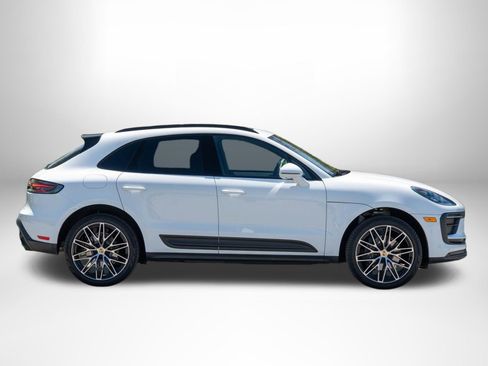 Certified 2026 Porsche Macan AWD/4WD image 9