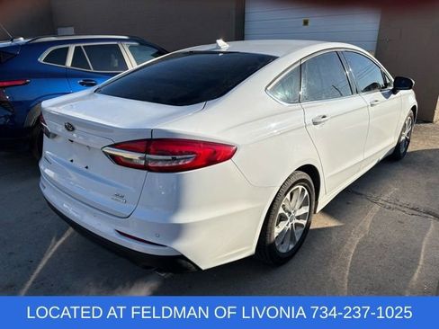 Used 2020 Ford Fusion SE image 3
