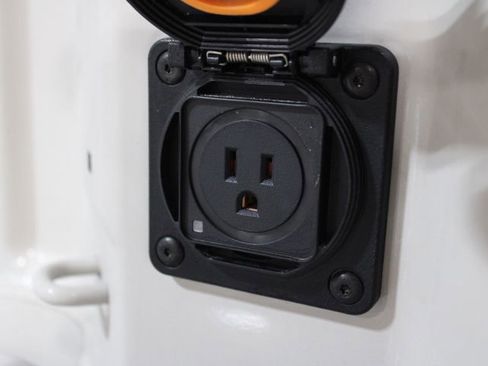 New 2026 GMC Sierra 1500 SLE image 15