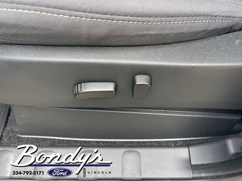 Used 2023 Nissan Frontier SV w/ Tow Package image 12