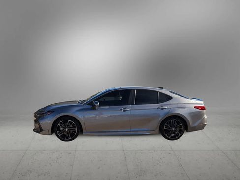 Used 2025 Toyota Camry XSE image 5