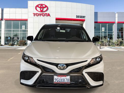 Used 2023 Toyota Camry SE FWD image 2