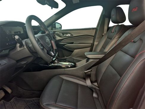 Used 2024 Chevrolet Trax RS image 9