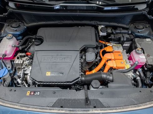 Certified 2024 Kia Niro SX Touring FWD image 3