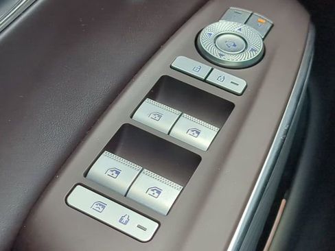 Used 2024 Genesis GV70 2.5T w/ Advanced Package image 24