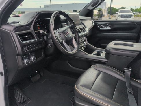 Used 2022 GMC Yukon SLT w/ SLT Premium Package AWD/4WD image 15