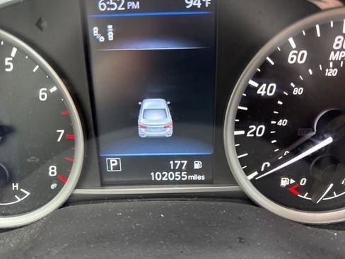 Used 2019 Nissan Sentra SV w/ Special Edition Package FWD image 9