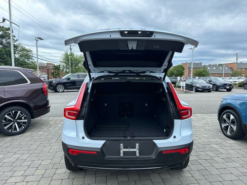 Used 2024 Volvo XC40 B5 Core w/ Protection Package Premier AWD/4WD image 32