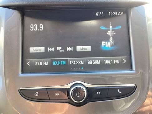 Used 2017 Chevrolet Cruze LT image 16