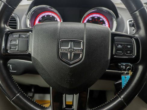 Used 2020 Dodge Grand Caravan SXT FWD image 24