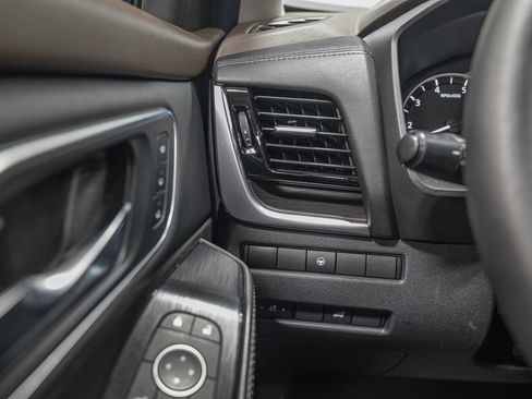 Used 2021 Nissan Rogue SL w/ Premium Package image 18