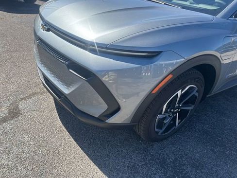 New 2026 Chevrolet Equinox EV LT image 9