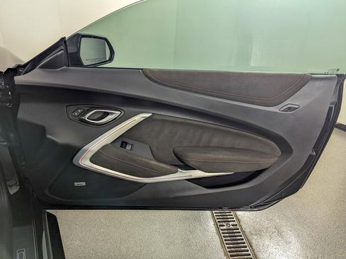 Used 2019 Chevrolet Camaro ZL1 image 23