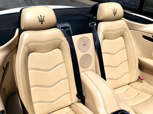 Used 2015 Maserati GranTurismo Convertible image 39