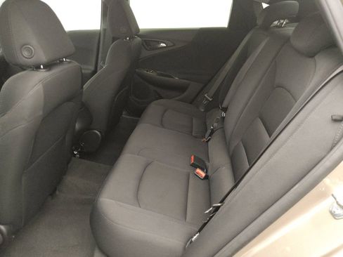 Used 2025 Chevrolet Malibu LS FWD image 18