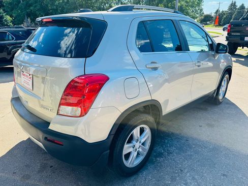 Used 2016 Chevrolet Trax LT w/ LT Sun and Sound Package FWD image 3