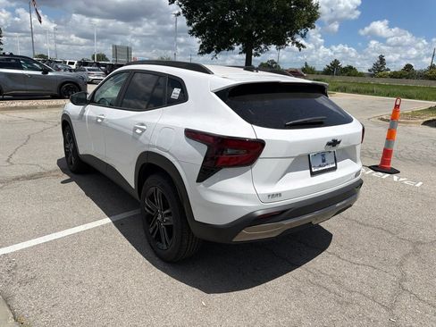 New 2026 Chevrolet Trax ACTIV w/ Sunroof Package FWD image 5