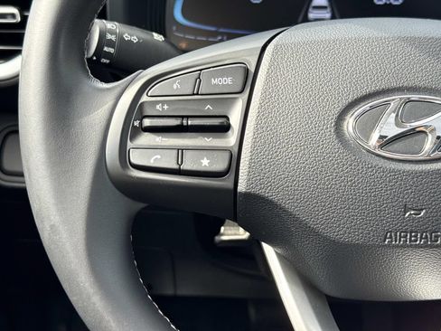 Used 2023 Hyundai Venue SEL w/ Cargo Package FWD image 10