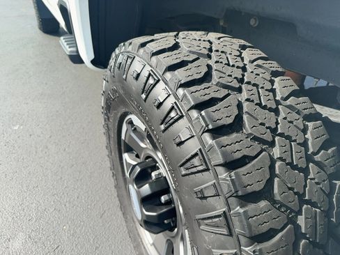 Used 2023 Ford F350 Lariat w/ Lariat Ultimate Package AWD/4WD image 16