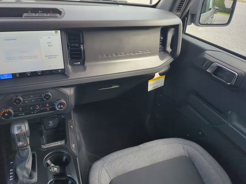 New 2025 Ford Bronco 4-Door image 15
