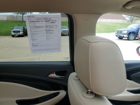 Used 2017 Buick Envision Premium image 16