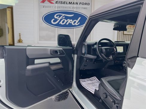 Used 2022 Ford Bronco Black Diamond image 17