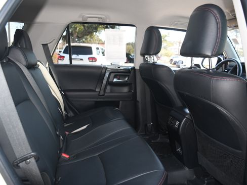 Certified 2022 Toyota 4Runner TRD Off-Road Premium image 18