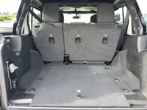 Used 2022 Jeep Wrangler Unlimited Sport image 16