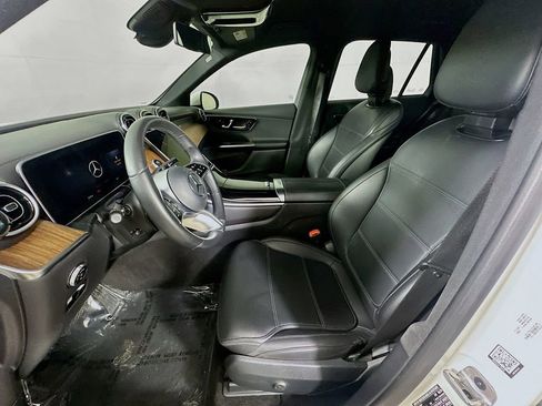 Used 2024 Mercedes-Benz GLC 300 image 15
