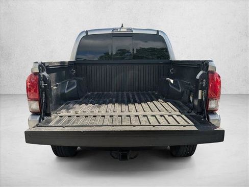 Used 2019 Toyota Tacoma TRD Sport image 6