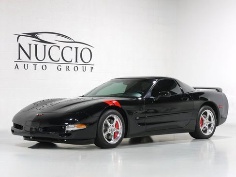 Used 2002 Chevrolet Corvette Coupe w/ Preferred Equipment Group1 image 10