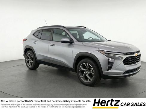 Used 2025 Chevrolet Trax LT w/ LT Convenience Package image 1