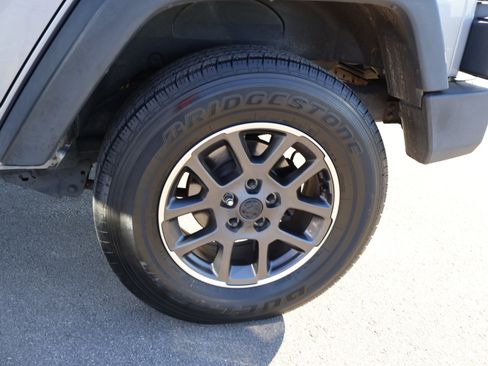 Used 2013 Jeep Wrangler Unlimited Sahara w/ Dual Top Group image 46