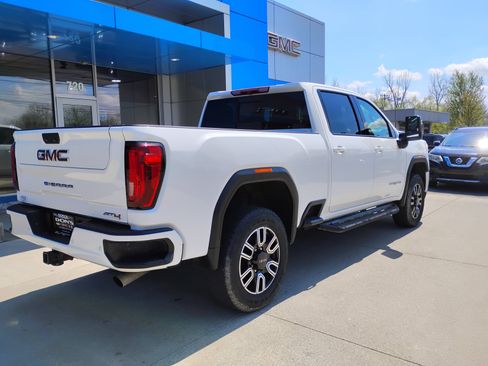Used 2022 GMC Sierra 2500 AT4 w/ AT4 Preferred Package AWD/4WD image 5