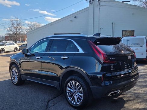 Used 2025 Cadillac XT4 Premium Luxury image 4