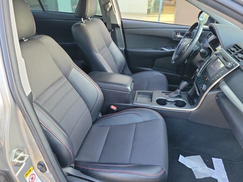Used 2016 Toyota Camry SE FWD image 23