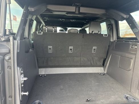 Used 2024 Ford Bronco Badlands image 21