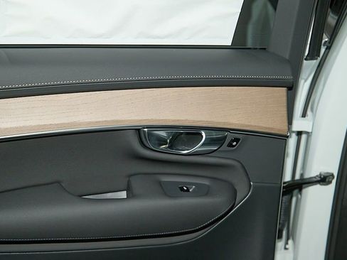 New 2026 Volvo XC90 B6 Plus w/ Protection Package image 18