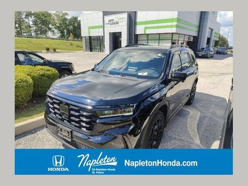 Used 2025 Honda Pilot Black Edition image 1